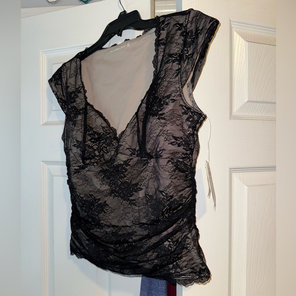 Abercrombie & Fitch Black Lace Cap-Sleeve Top - Picture 3 of 4